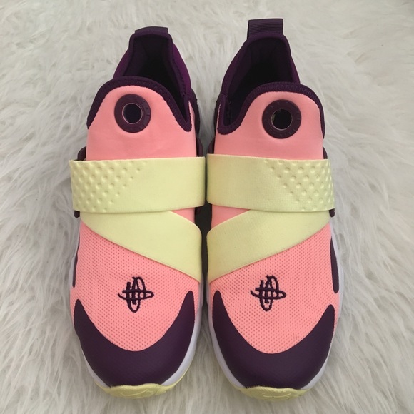 NEW Nike Huarache Extreme Women’s Sneakers - Picture 3 of 7